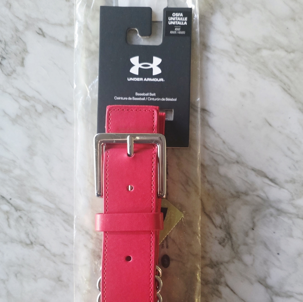 Under Armor baseball belt.  Adult